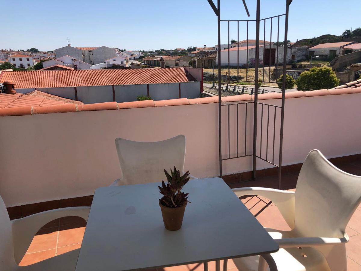 Hostal La Caballeriza Malpartida de Cáceres Esterno foto